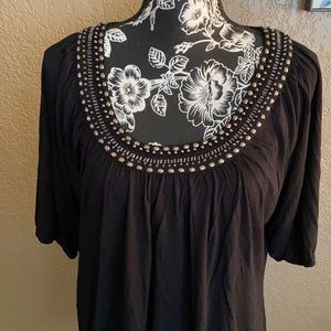 Avenue blouse with beaded neck